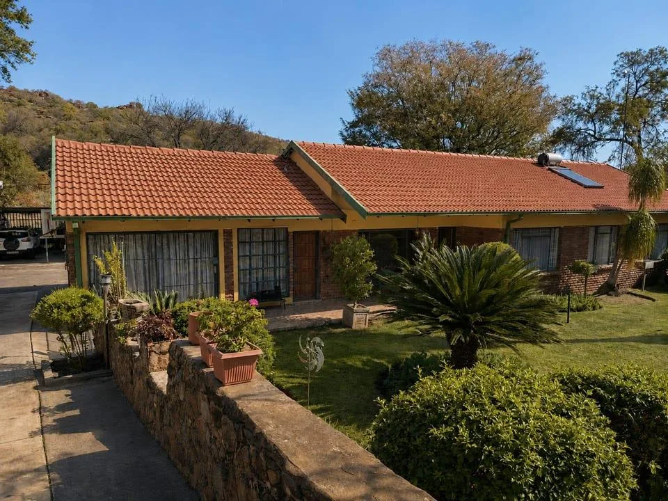 4 Bedroom House for sale in Elandsrand
