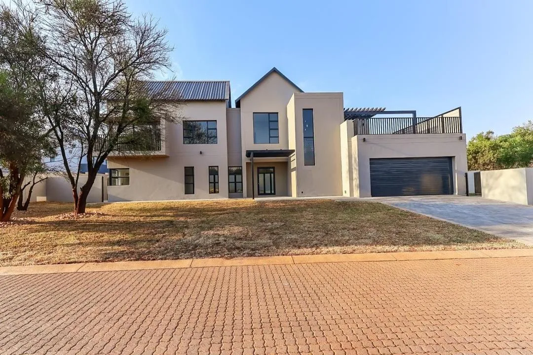 5 Bedroom House for sale in Leloko Lifestyle & Eco Estate