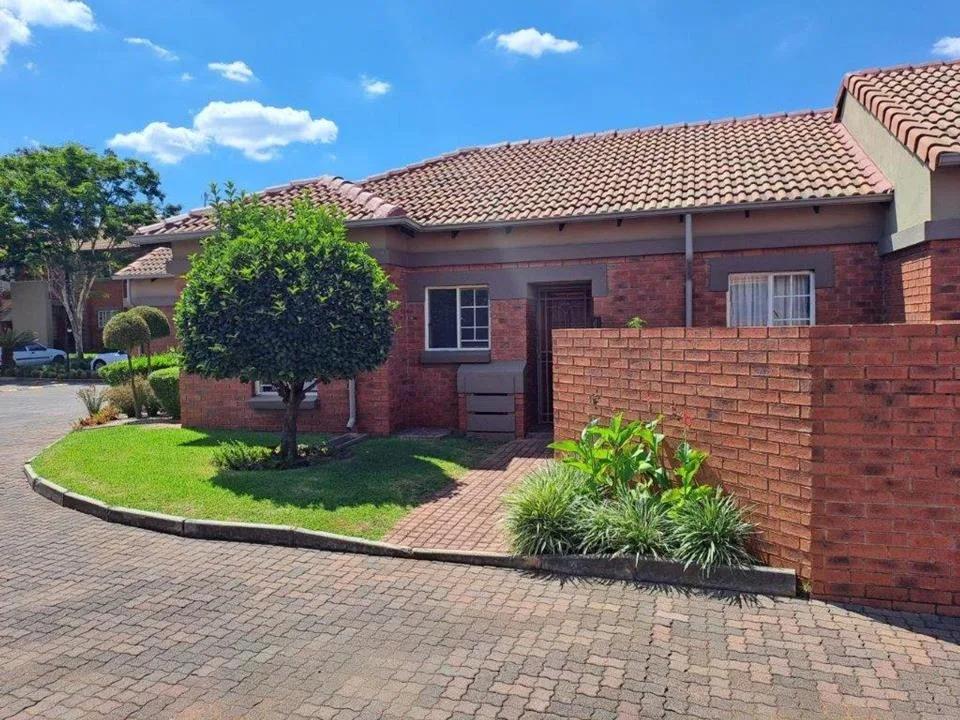 2 Bedroom Townhouse to rent in Eco Park Estate