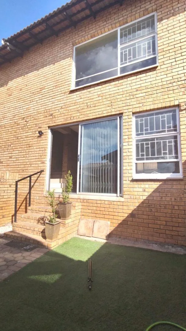 2 Bedroom Townhouse to rent in Rangeview