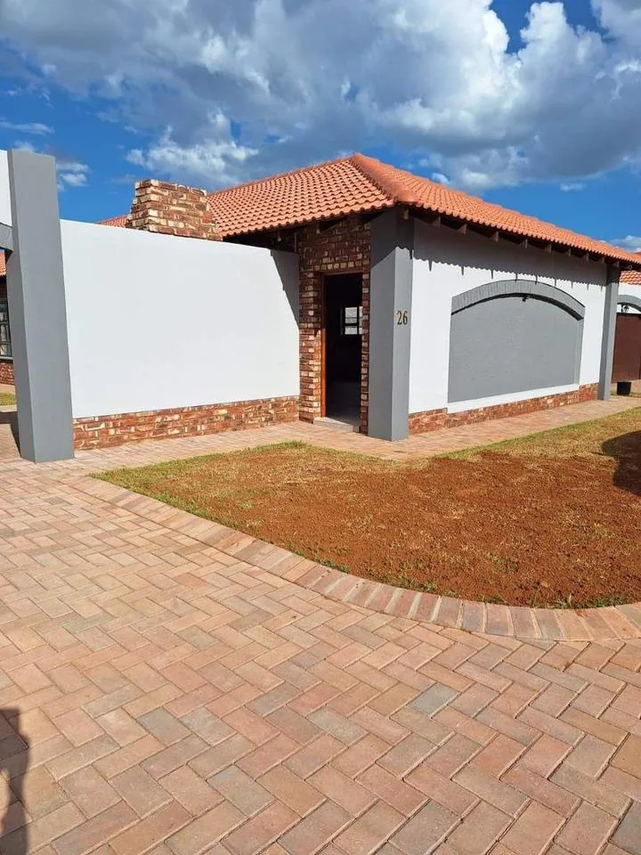 4 Bedroom House for sale in Flamwood
