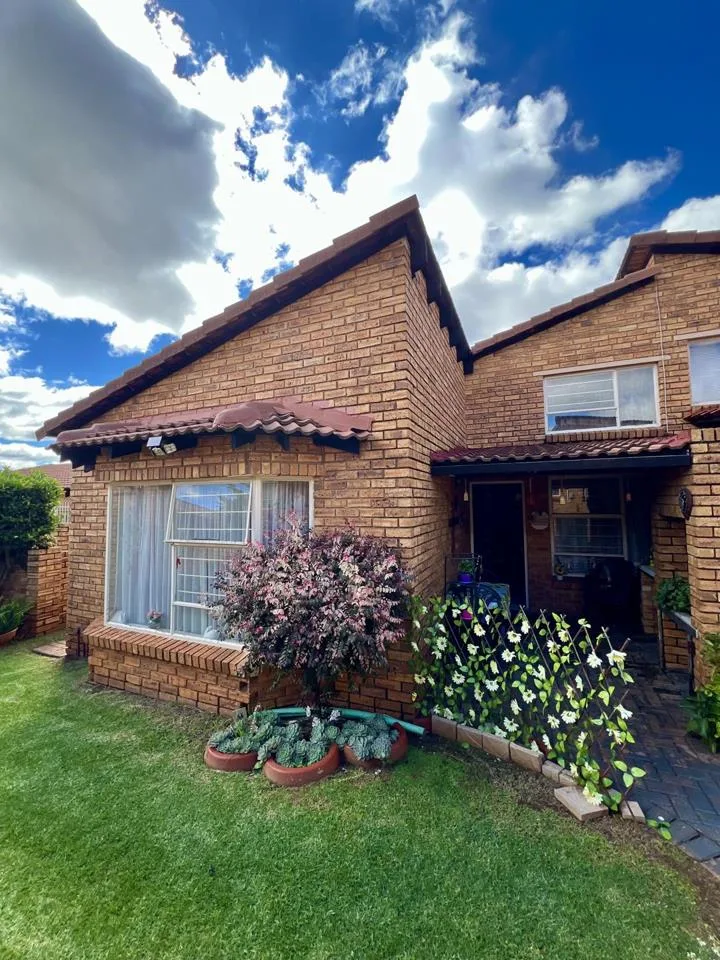 2 Bedroom Townhouse to rent in Allen's Nek