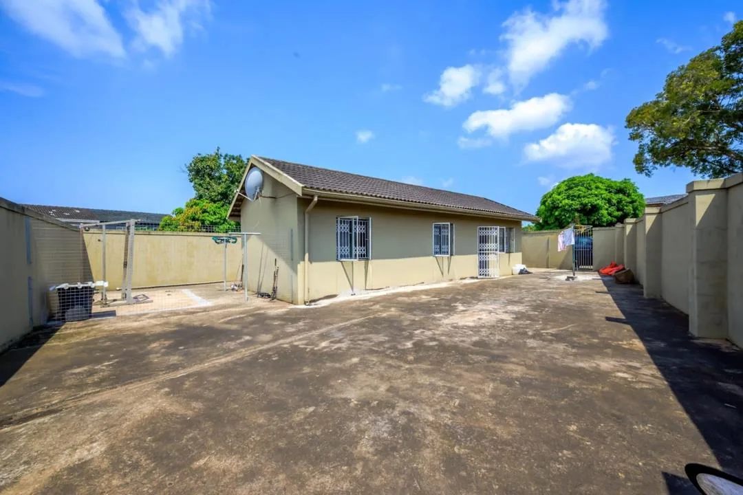 2 Bedroom House for sale in Phoenix Industrial