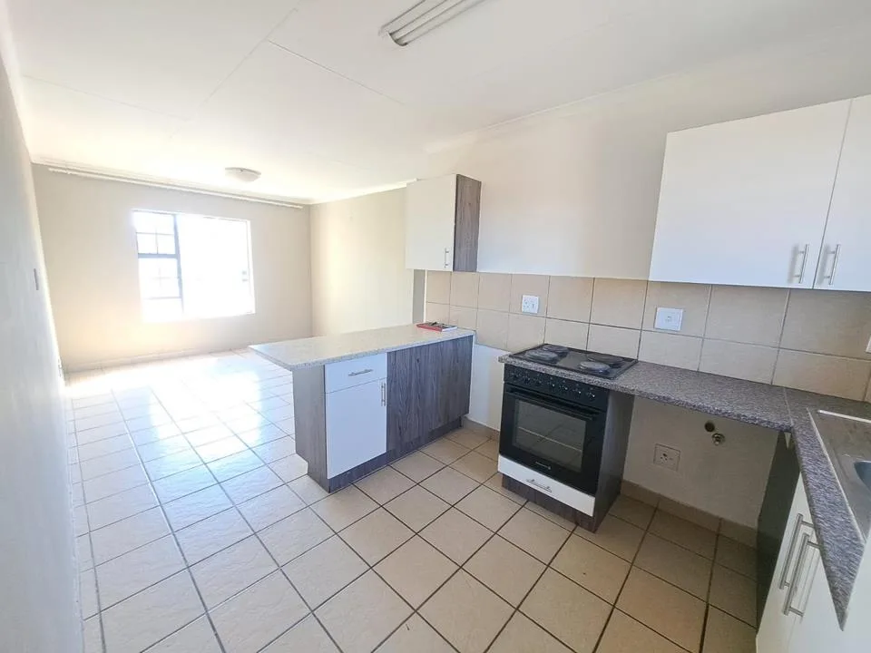 2 Bedroom Apartment / flat to rent in Rooihuiskraal North