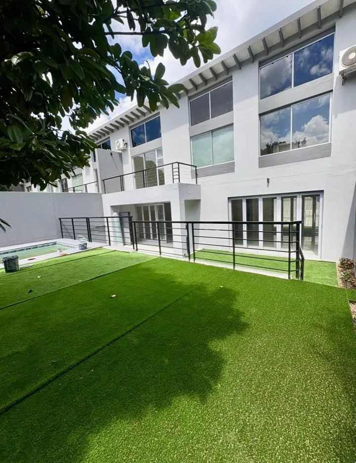 5 Bedroom Townhouse to rent in Hyde Park