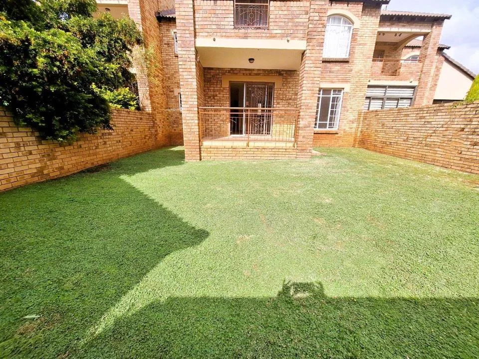 2 Bedroom Apartment / flat to rent in Mooikloof Ridge