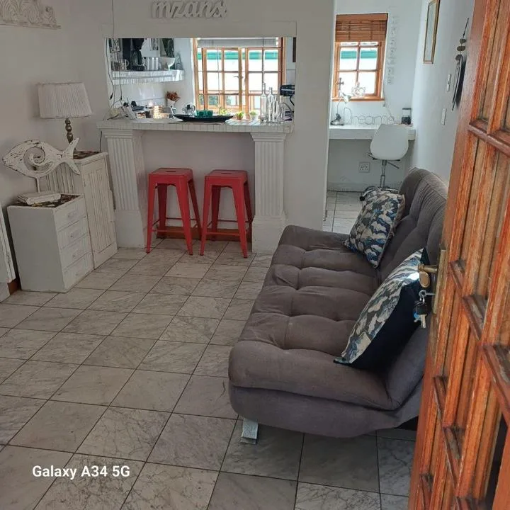 1 Bedroom House to rent in Kensington