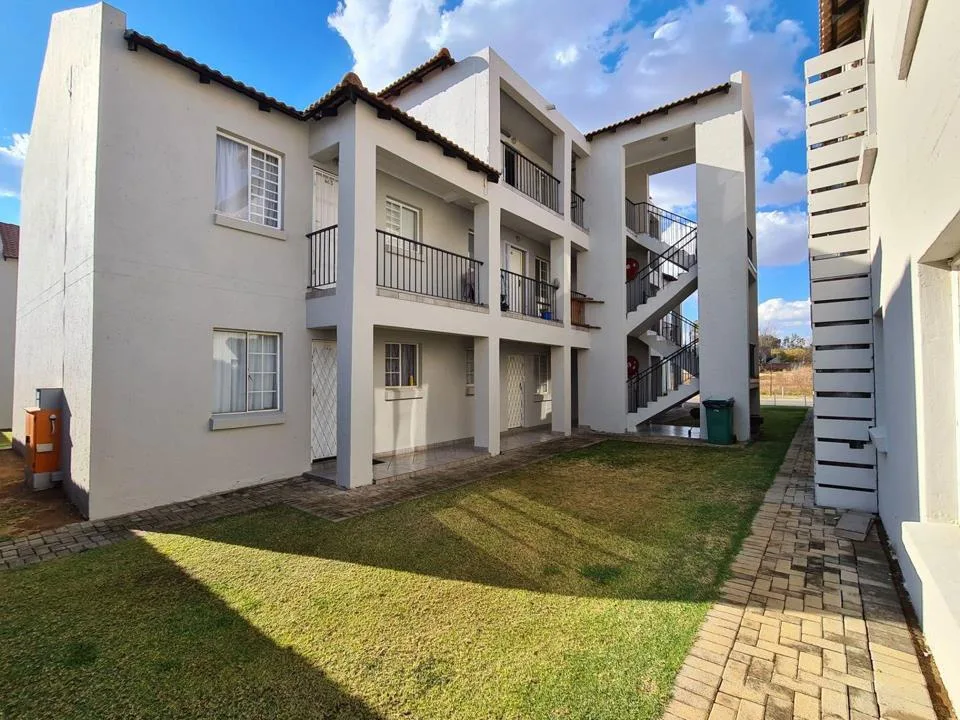 2 Bedroom Apartment / flat for sale in Mooivallei Park