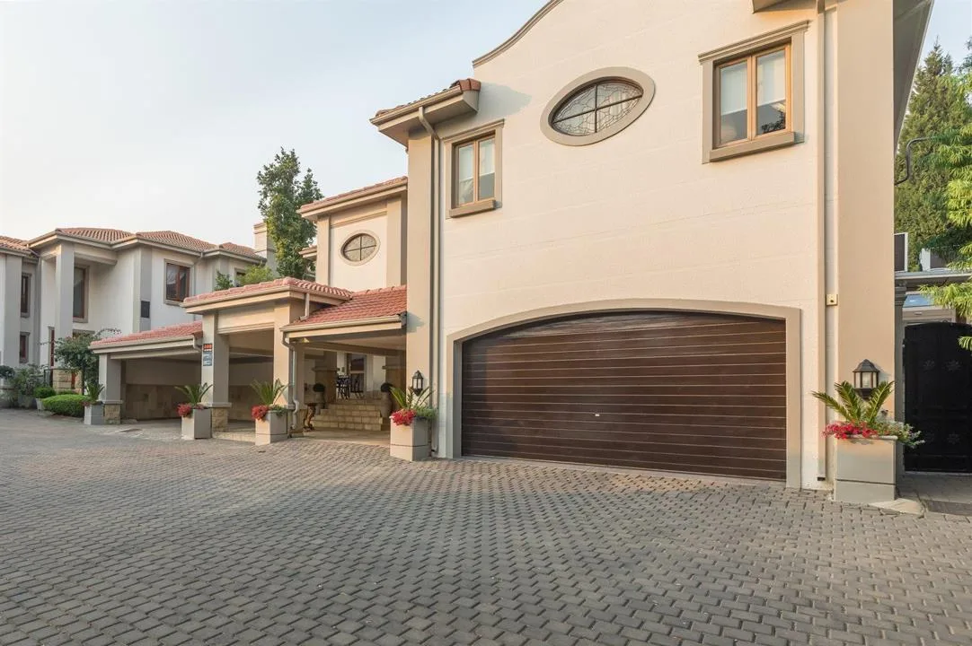 4 Bedroom House to rent in Bryanston