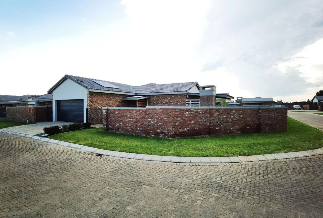 3 Bedroom House for sale in Baillie Park
