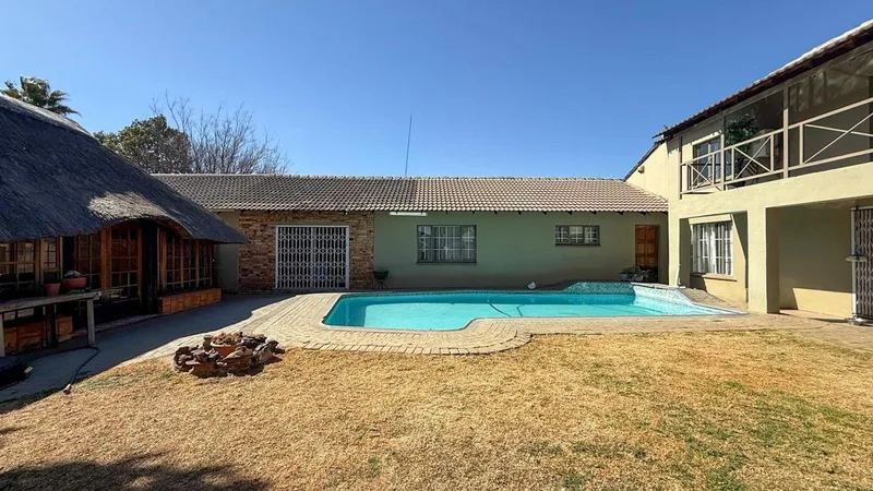 4 Bedroom House for sale in La Hoff