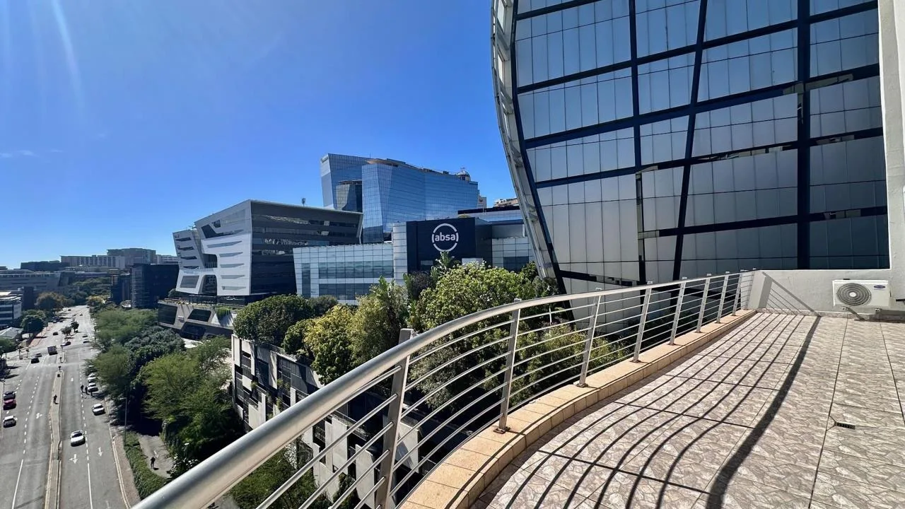 3 Bedroom Apartment / flat to rent in Sandton Central