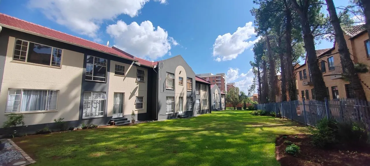 2 Bedroom Apartment / flat to rent in Die Hoewes