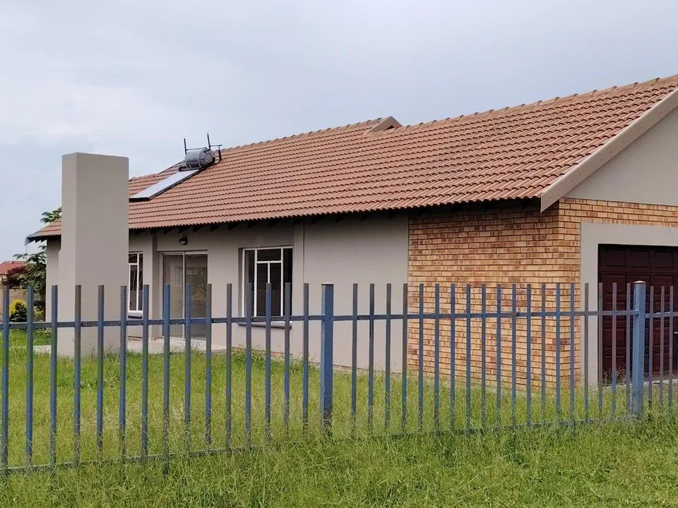 3 Bedroom House for sale in Waterkloof