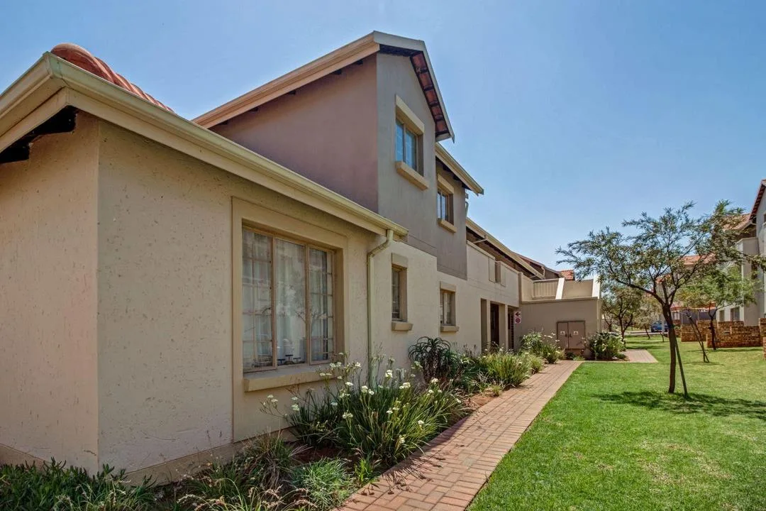 3 Bedroom Apartment / flat to rent in The Stewards