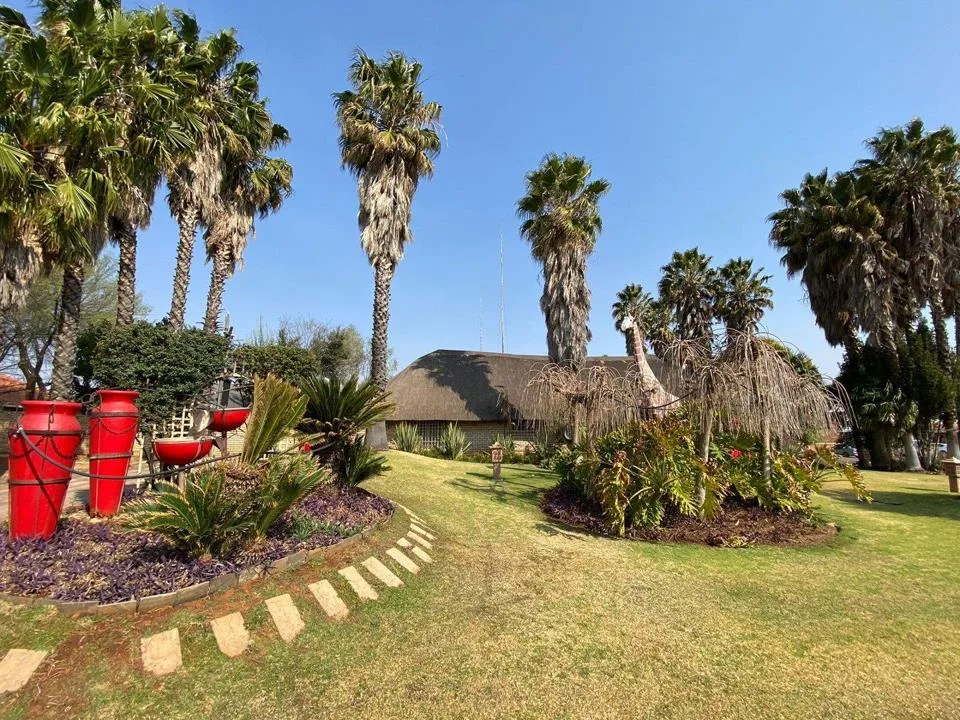 3 Bedroom House for sale in Van Der Hoff Park