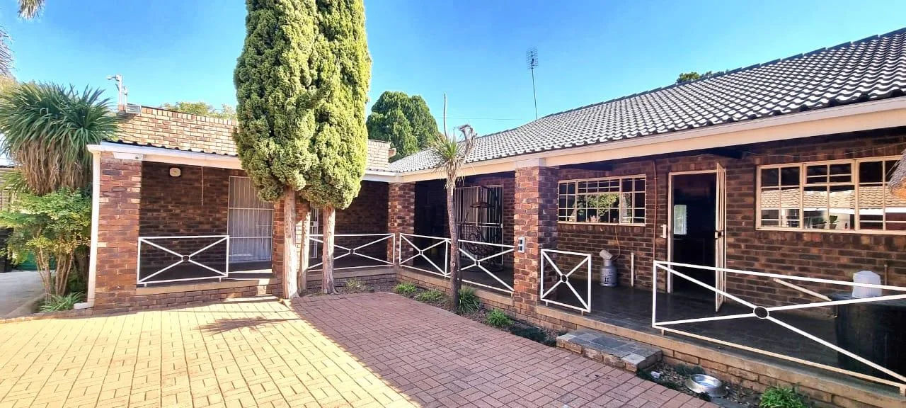 4 Bedroom House for sale in Lichtenburg
