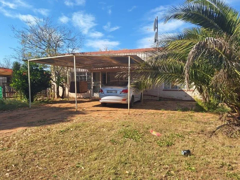 4 Bedroom House for sale in Stella