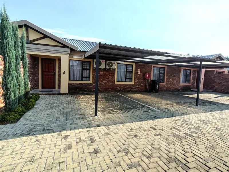 2 Bedroom Townhouse for sale in Potchefstroom Central