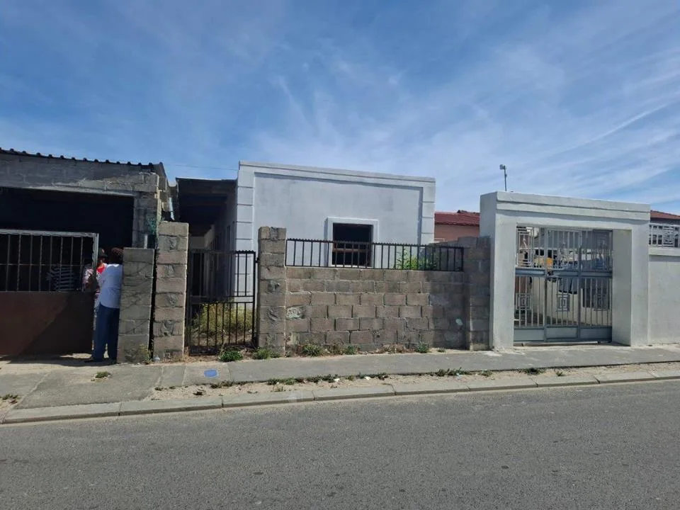 5 Bedroom House for sale in Browns Farm