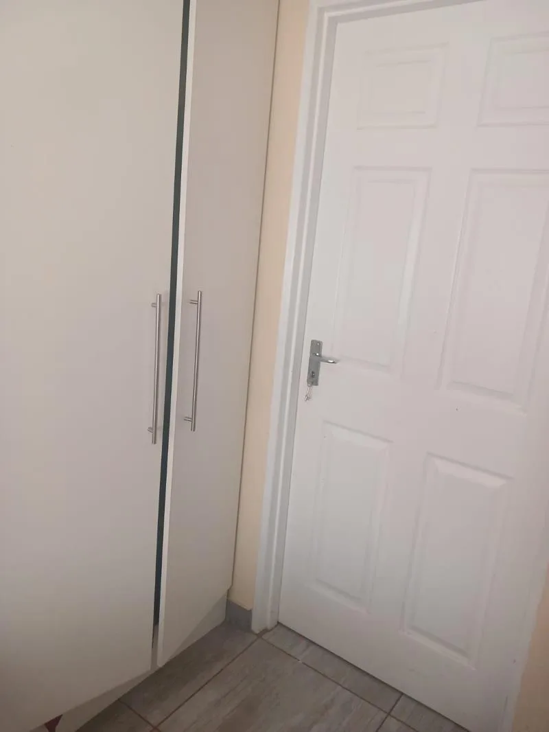 Bachelor apartment in Cosmo City