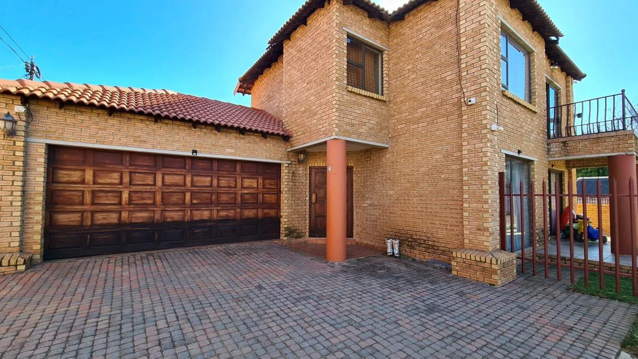 3 Bedroom House for sale in Flamwood