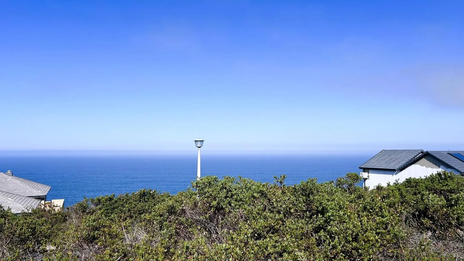 980 m² Land available in Village On Sea