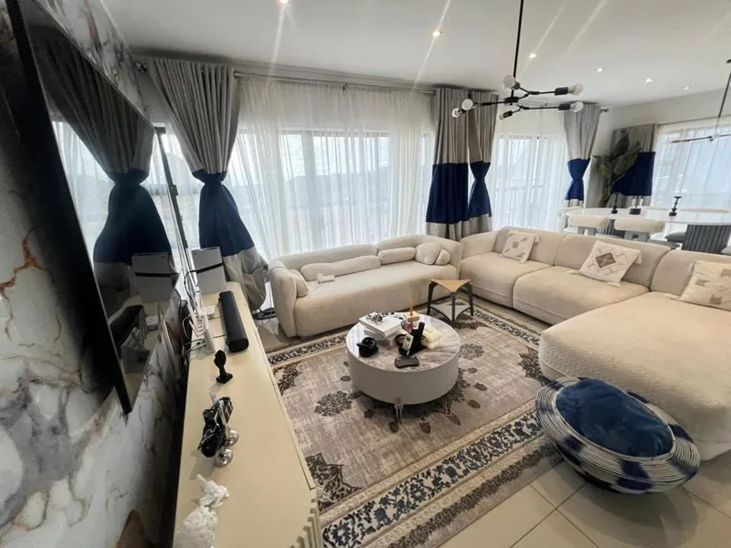 3 Bedroom Apartment / flat to rent in Menlyn
