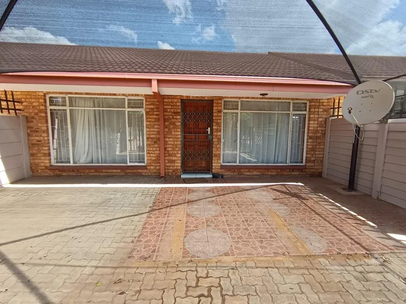 2 Bedroom Apartment / flat for sale in La Hoff