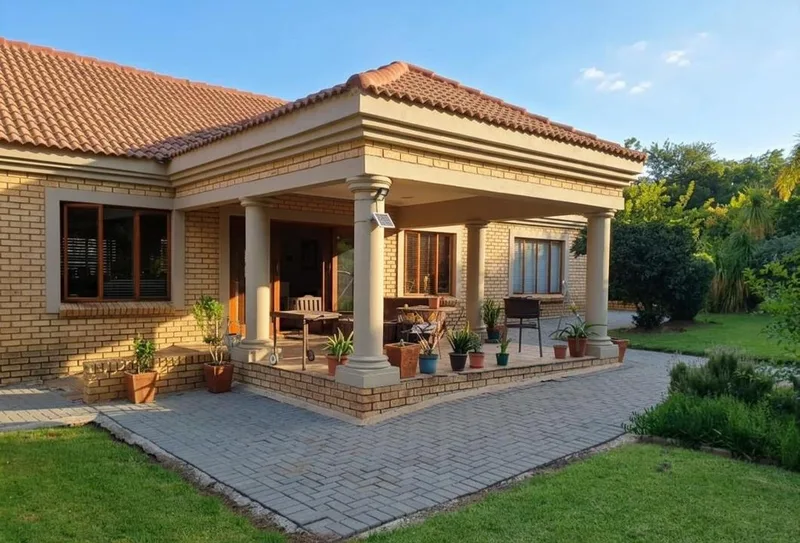 3 Bedroom House to rent in Benoni Small Farms