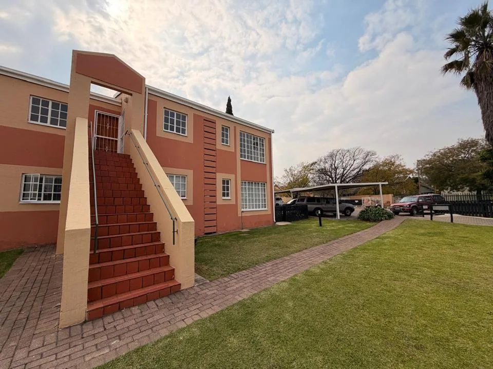 2 Bedroom Townhouse to rent in Farrarmere