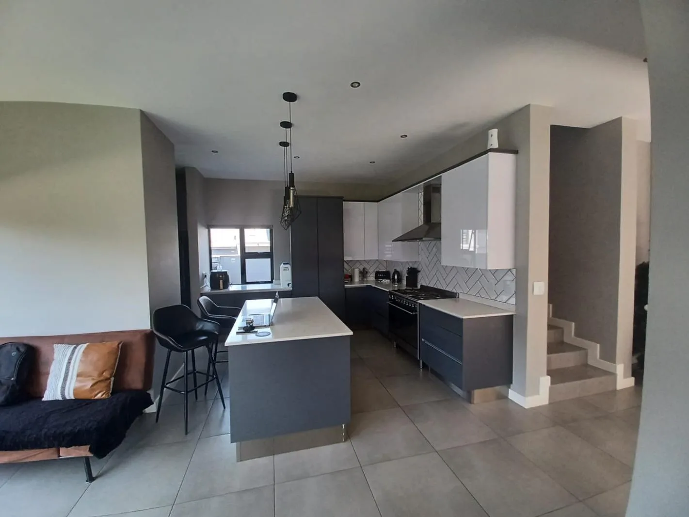 Property to rent in Olivedale