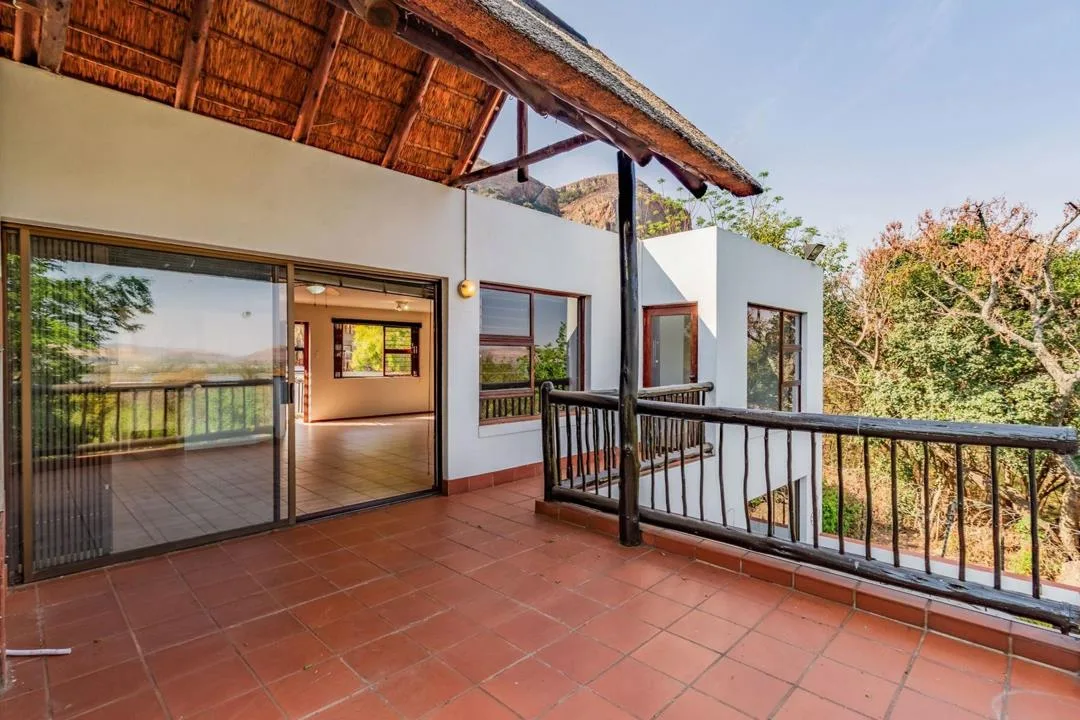 3 Bedroom Apartment / flat for sale in Kosmos