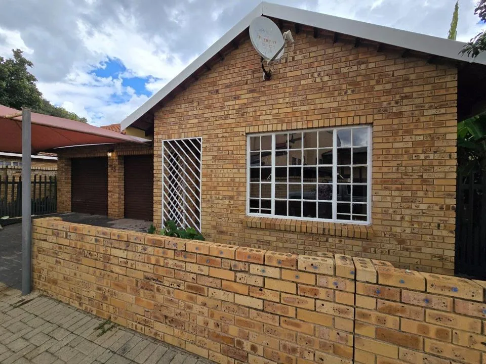 3 Bedroom Townhouse for sale in Miederpark