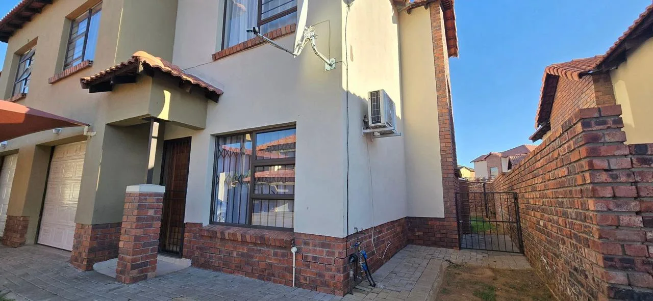 3 Bedroom Apartment / flat for sale in Waterval East
