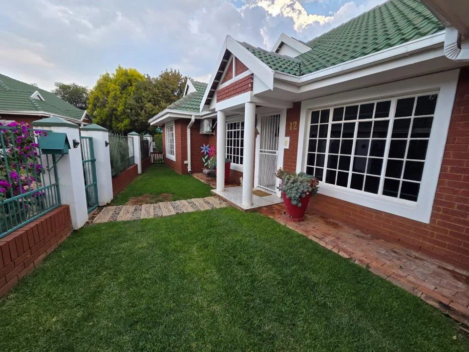 3 Bedroom House for sale in Mooivallei Park