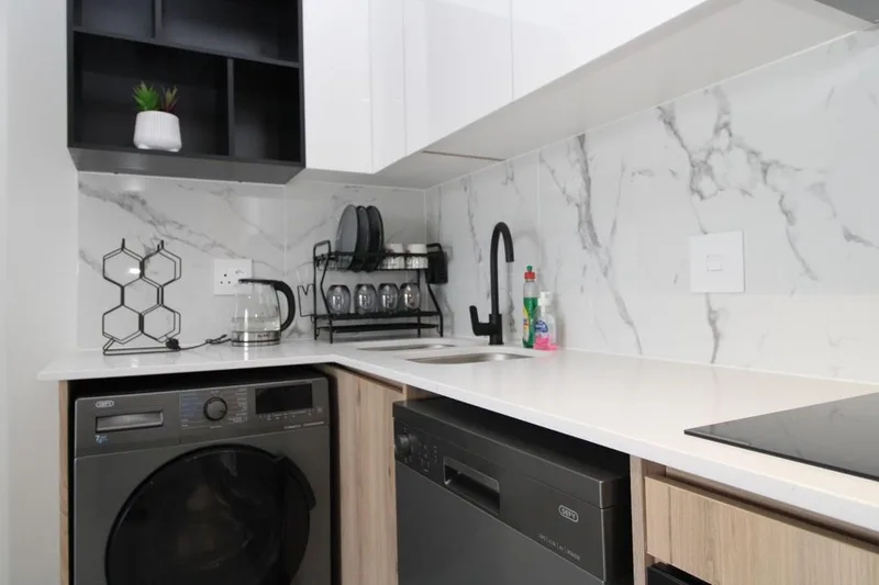 1 Bedroom Apartment / flat to rent in Waterfall