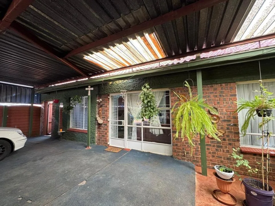1 Bedroom House to rent in Norkem Park