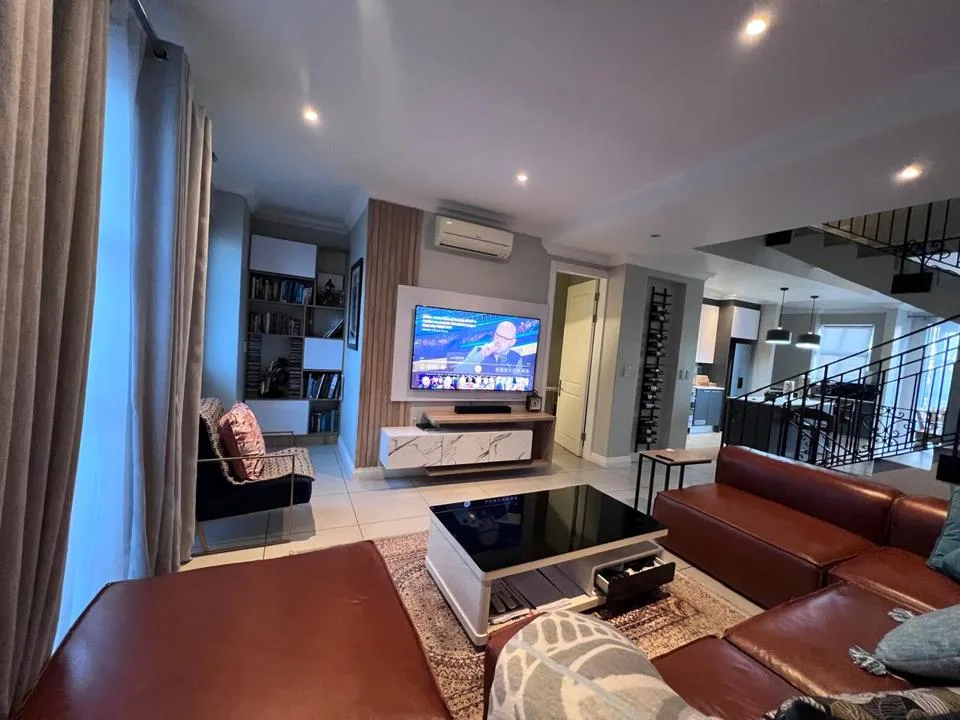 3 Bedroom Apartment / flat to rent in Bryanston