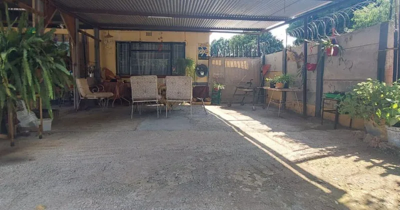 3 Bedroom House for sale in Oos Einde