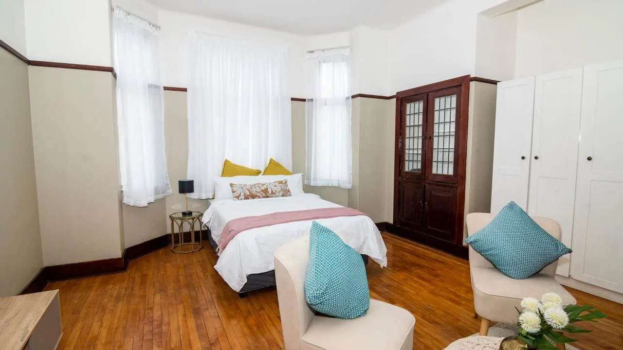 0.5 Bedroom Apartment / flat to rent in Johannesburg Central