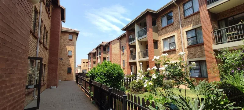 2 Bedroom Apartment / flat to rent in Olivedale