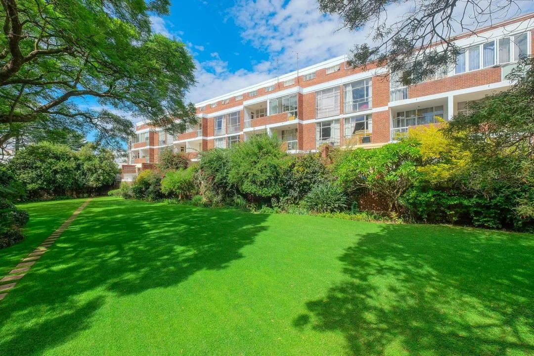 3 Bedroom Apartment / flat to rent in Illovo
