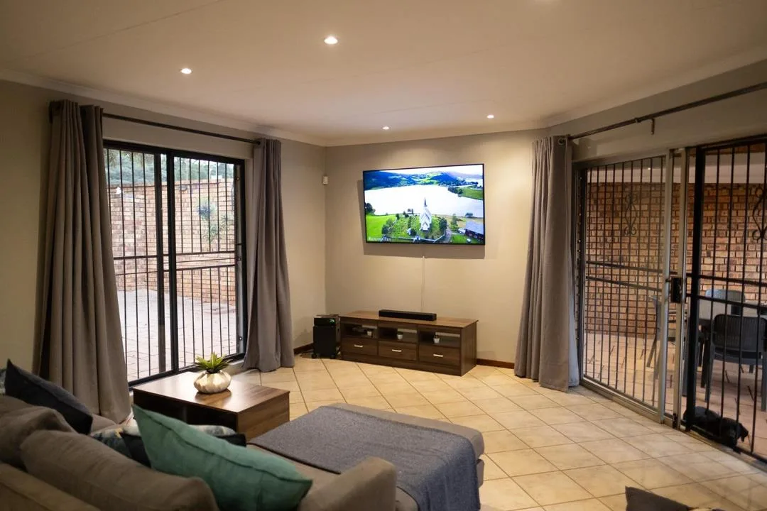 2 Bedroom Townhouse to rent in Equestria