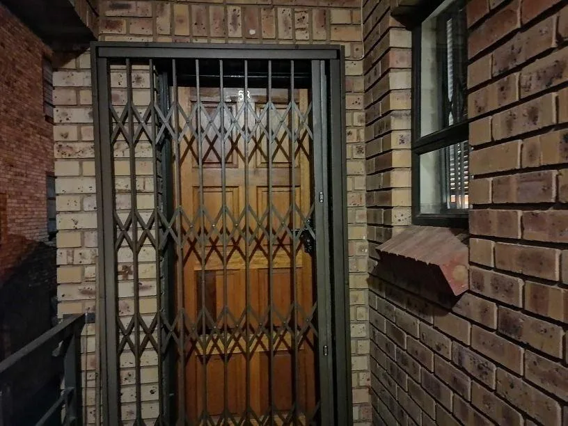 2 Bedroom Apartment / flat for sale in Potchefstroom Central