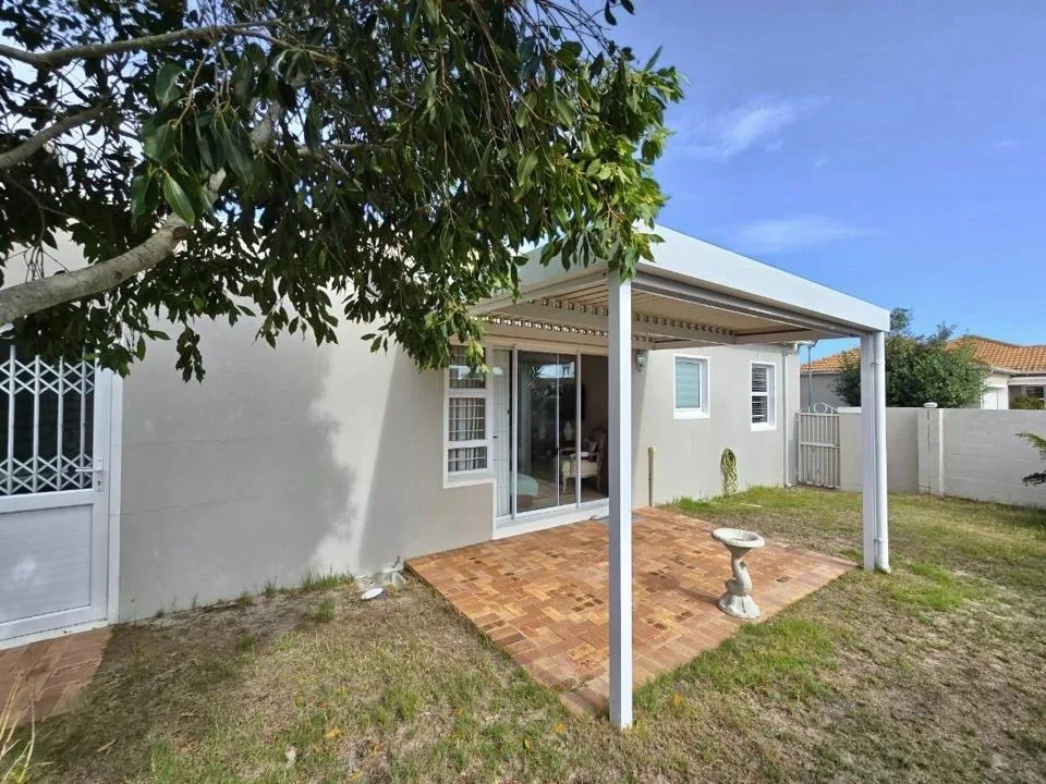 2 Bedroom House to rent in Sunningdale