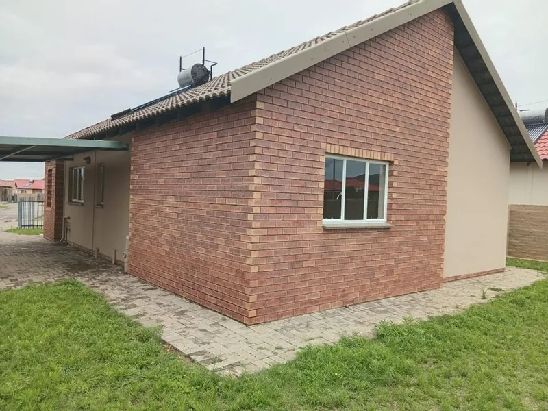 House for sale in Waterval East
