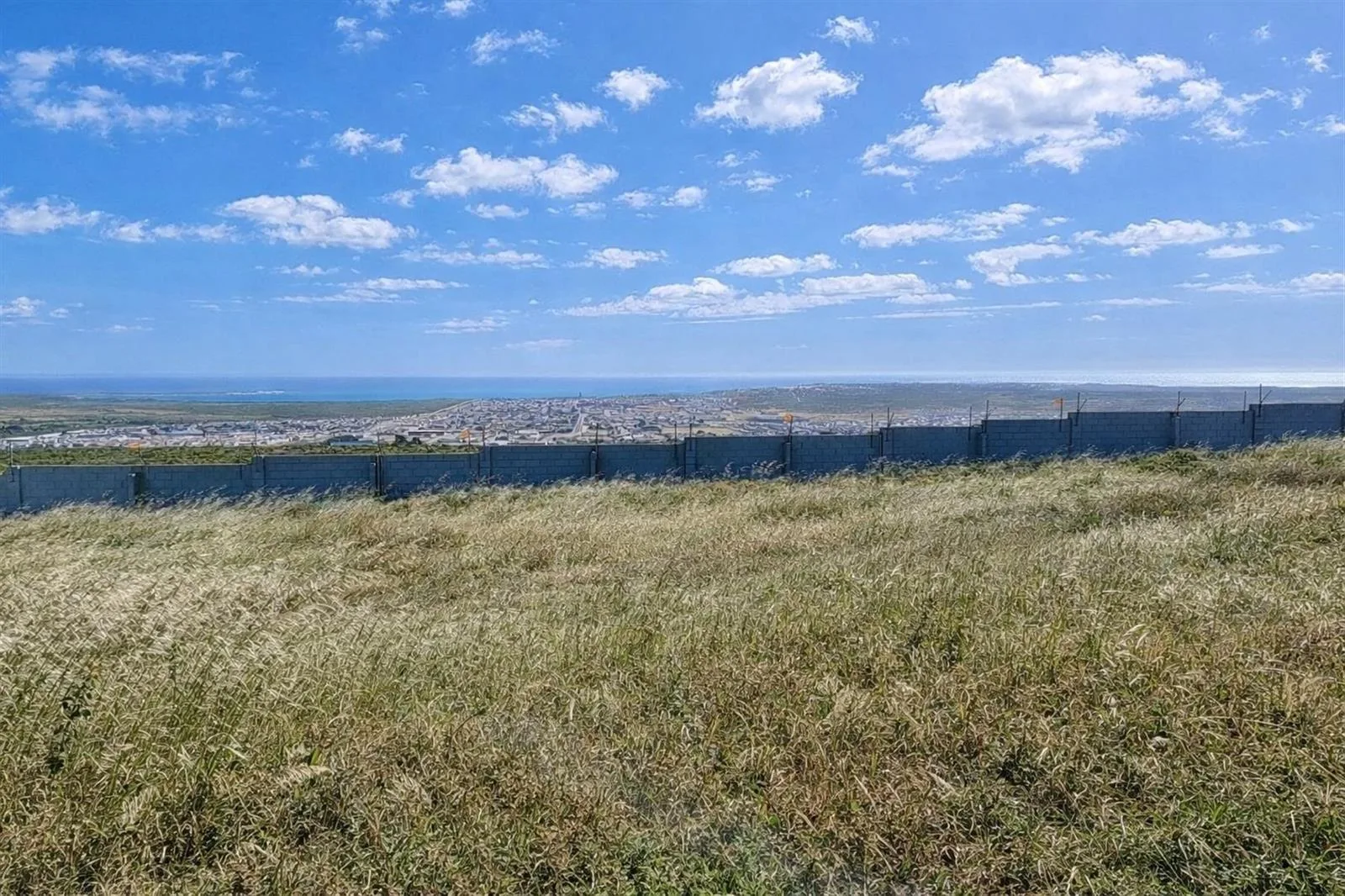 755 m² Land available in Hoogland