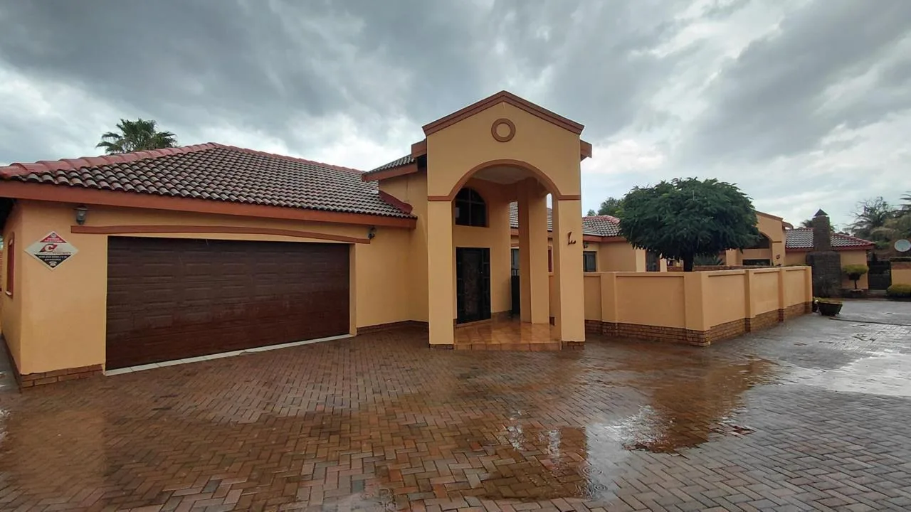 3 Bedroom Townhouse for sale in Irene Park
