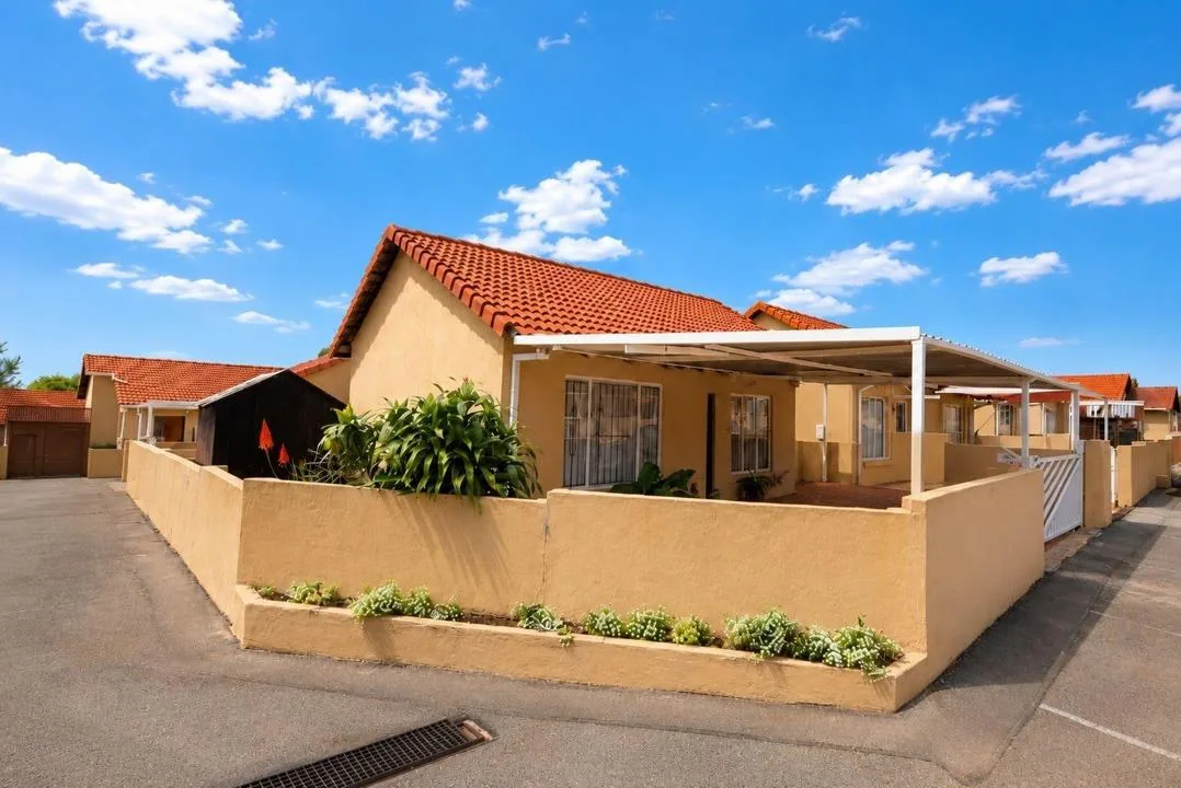 2 Bedroom Townhouse to rent in Ormonde